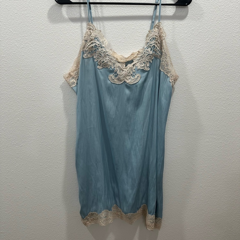 Nordstrom In Bloom Jonquil Elegant Feminine Blue Lace Trim Chemise slip lingerie